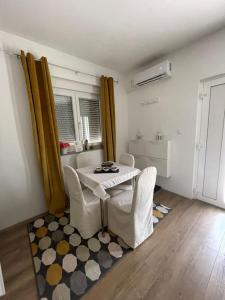 Kuća za odmor u prirodi NINA Jezero Orahovica