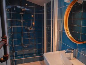 Maisons de vacances Villa contemporaine avec vue mer a Sauzon - FR-1-418-201 : photos des chambres