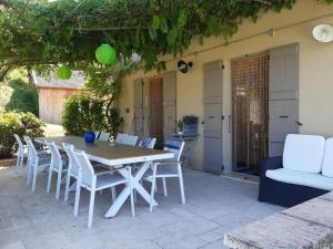 Maisons de vacances Luxury house in Leobard with private pool : photos des chambres