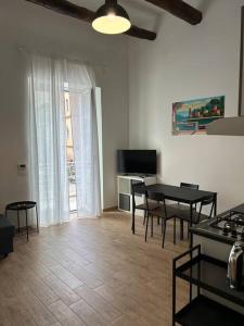 Casa Sandrili first, Central Station