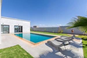 Villa Coquelicot, modern style avec jacuzzi, piscine Chauffée