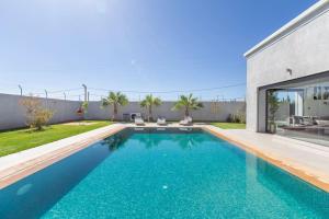 Villa Coquelicot, modern style avec jacuzzi, piscine Chauffée