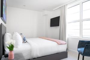 Double Room room in Clevelander Hotel