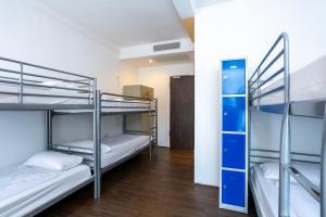 Bed in 6-Bed Mixed Dormitory Room - 18 to 35 years only room in Jaeger´s Munich (Hotel/Hostel)