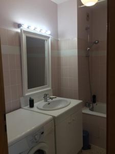 Bright and quiet nest with terrace near beaches