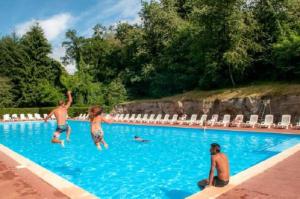 Campings MobilHome 3 chambres 6 personnes Piscine Camping Saint Cheron : photos des chambres