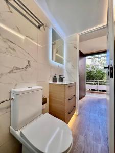 Sleek Studio in Voula Center