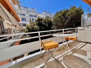 Sleek Studio in Voula Center