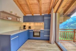 Ski-in Ski-out Chalet Maiskogel 17C - by Alpen Apartments