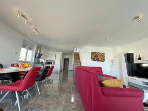 SeaScape Deluxe Residence