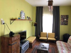 TARİHİ KALEİÇİ MÜTHİŞ KONUM DENİZ YAKINI UYGUN FİYAT huzurlu EV