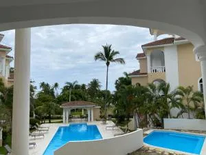 Picturesque Ocean View Condo - Imbert