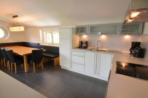 Penthouse Cooper - by Alpen Apartments