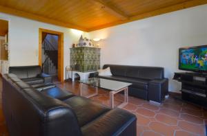 Ski-in Ski-out Chalet Kriekels - by Alpen Apartments