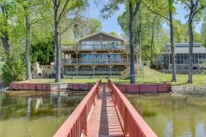 Pet-Friendly Lexington Vacation Rental on Lake! - Pooletown