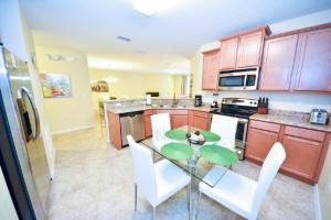 5 Bedrooms with Private Pool close to Disney 1014