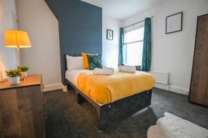 Clarice House by YourStays, 3 bedroom house by University of Staffordshire