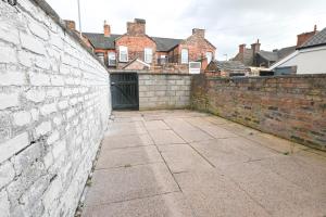 Clarice House by YourStays, 3 bedroom house by University of Staffordshire