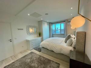 Modern 2Bdrm Apt LuxeView4- SeaView