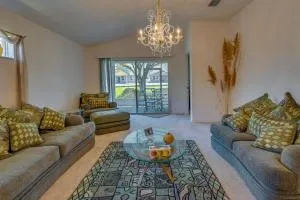 Cozy Zephyrhills Home - 6 Mi to Epperson Lagoon - 泽弗希尔斯