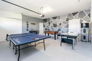 Pool - Spa - Game Room - Free Water Park - Close to Disney!