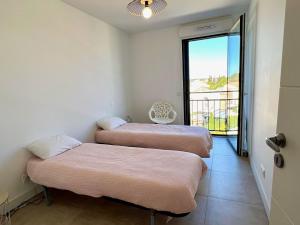 Appartements Appartement Standing avec Terrasse Vue Etang, 2 chambres et WIFI - Meze - FR-1-604-37 : photos des chambres