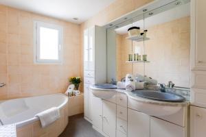 Villas Villa Massilia - Welkeys : photos des chambres