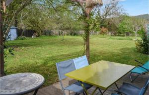 Maisons de vacances Nice Home In Saint Leon Sur Vezere With Internet And 2 Bedrooms : photos des chambres