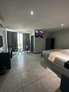 Casa Picacho by Cobo´s