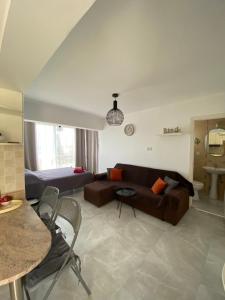 Cozy Coral Bay Studio by the sea