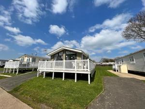 2 Bedroom Lodge TH35, Nodes Point, St Helens, Isle of Wight