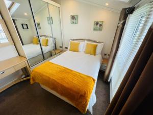 2 Bedroom Lodge TH35, Nodes Point, St Helens, Isle of Wight