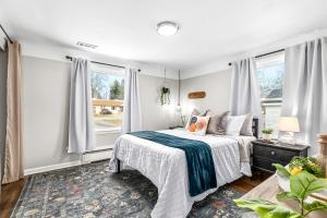 New! Peaceful & Relaxing 2BR Flat Top Location
