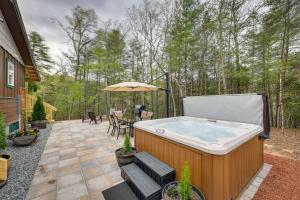 Scenic Murphy Cabin w/ Hot Tub, Fire Pit & Views
