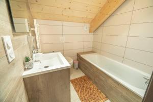 Chalets L'oree des bois, SPA et Sauna : photos des chambres