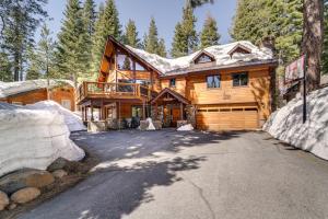One Moose Lodge with Hot Tub in Tahoe Donner