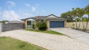 Family Holiday Home At Sandstone Point