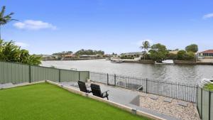 Pentas Paradise On The Canal