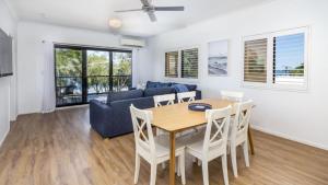 Modern Unit With Penthouse Views