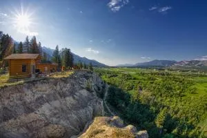 The Raven's Nest Resort & Campground - Canal Flats