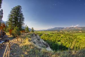 The Ravens Nest Resort & Campground