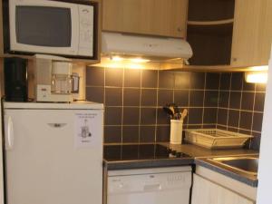 Appartement T2 avec Balcon, Parking et WiFi - Proche Thermes et Centre ville, 4 pers. - FR-1-313-222