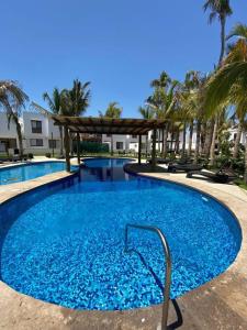 CASA CORAL LUJO Y EQUIPAMIENTO RESDENCIAL PALMILLA