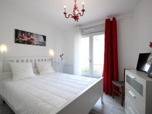 Appartements La Bourboule : Agreable T2 avec Terrasse, Balcon et Wifi - Proche Centre et Thermes - FR-1-608-245 : photos des chambres