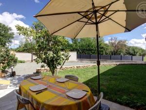 Gîte confortable avec jardin privé à Balbigny - FR-1-496-282