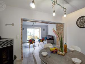 Gîte confortable avec jardin privé à Balbigny - FR-1-496-282