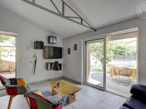 Maisons de vacances Gite Balbigny, 3 pieces, 4 personnes - FR-1-496-282 : photos des chambres