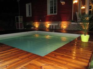 Studio dans propriété avec piscine chauffée