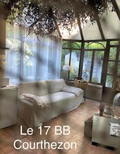 Maisons d'hotes LE 17 : Chambre Double - Vue sur Jardin