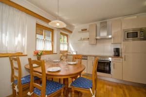 Select Top 4 - by Alpen Apartments